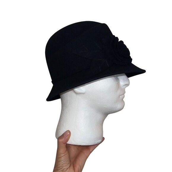 Liz Claiborne Vintage Womens Hat 22 Inch Black Flower Inside Circumference - Picture 2 of 11